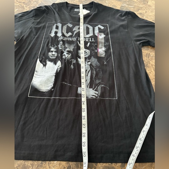 AC/DC Highway to Hell Black Graphic Tee - Picture 2 of 7